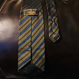 |Fendi| 100% Silk Tie, Made in Italy